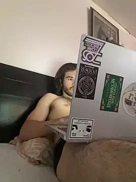 Snapshot of FreyrVik chatting on 10-06-25, 06:05 FreyrVik online show from 10-06-25, 06:05