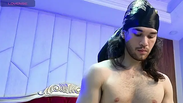 Snapshot of FreyrVik chatting on 11-24-25, 04:18 FreyrVik online show from 11-24-25, 04:18