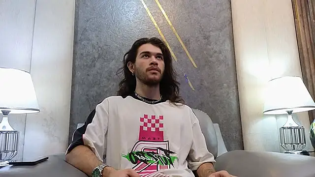 Snapshot of FreyrVik chatting on 12-02-25, 03:40 FreyrVik online show from 12-02-25, 03:40