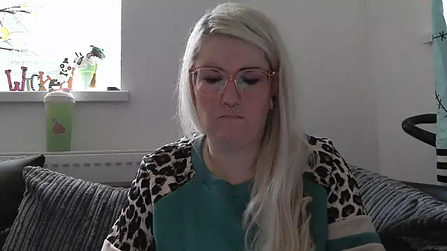 Sizzling Indie36 online show from 10-24-25, 08:33