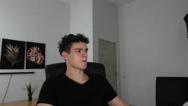 Snapshot of Brad_Holloway chatting on 10-08-25, 12:58 Brad Holloway online show from 10-08-25, 12:58