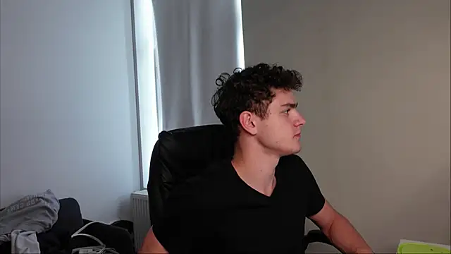 Snapshot of Brad_Holloway chatting on 10-11-25, 01:09 Brad Holloway online show from 10-11-25, 01:09