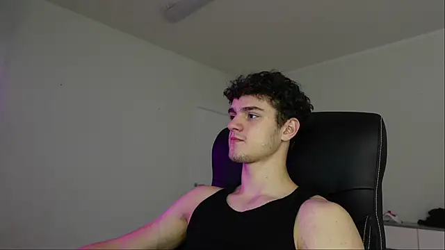 Snapshot of Brad_Holloway chatting on 11-02-25, 01:24 Brad Holloway online show from 11-02-25, 01:24