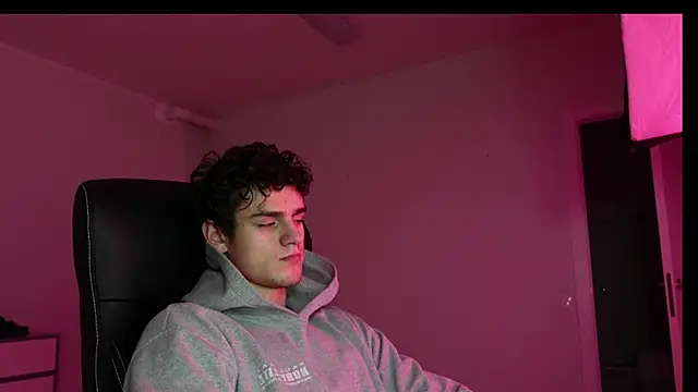 Snapshot of Brad_Holloway chatting on 11-15-25, 08:16 Brad Holloway online show from 11-15-25, 08:16