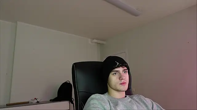 Snapshot of Brad_Holloway chatting on 11-16-25, 08:14 Brad Holloway online show from 11-16-25, 08:14