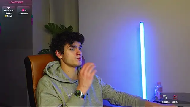 Snapshot of Brad_Holloway chatting on 12-17-25, 01:50 Brad Holloway online show from 12-17-25, 01:50