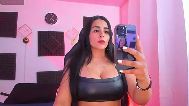 hannarusso online show from 11-21-25, 09:02