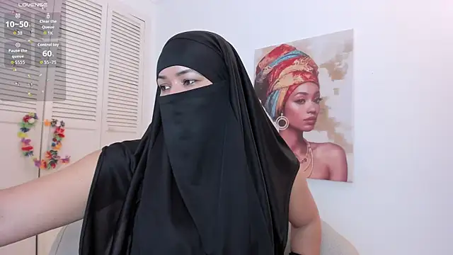 Layla arabelle online show from 10-24-25, 07:43