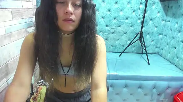 Lizeth Garcia online show from 10-18-25, 12:06