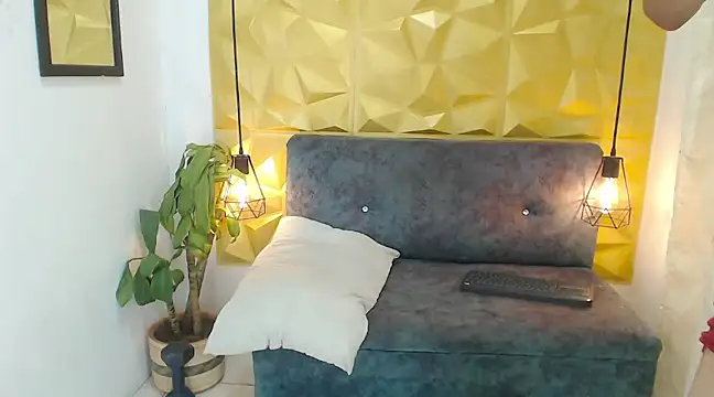 Snapshot of Hidann_22 chatting on 03-15-25, 06:36 Hidann 22 online show from 03-15-25, 06:36