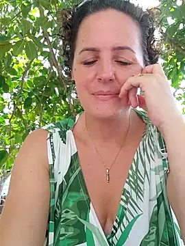 Snapshot of emiliemilf chatting on 04-28-26, 07:52 emiliemilf online show from 04-28-26, 07:52