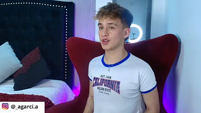 LiamWildx20 online show from 09-30-25, 05:01