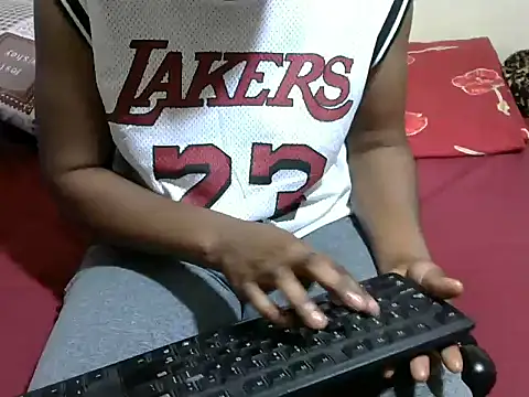 Creamy-Aisha online show from 03-15-25, 12:56