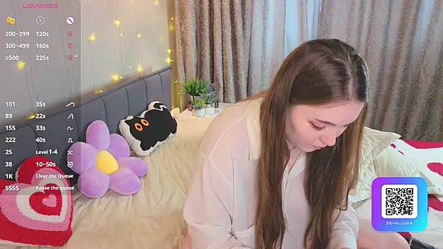 ConstanceHelms online show from 04-19-26, 05:07