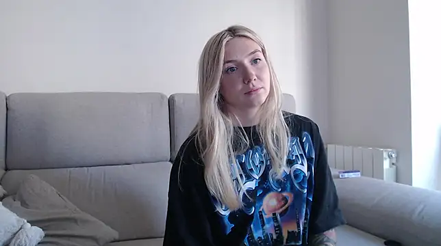 Snapshot of tattoobbgirl chatting on 09-12-25, 11:10 tattoobbgirl online show from 09-12-25, 11:10