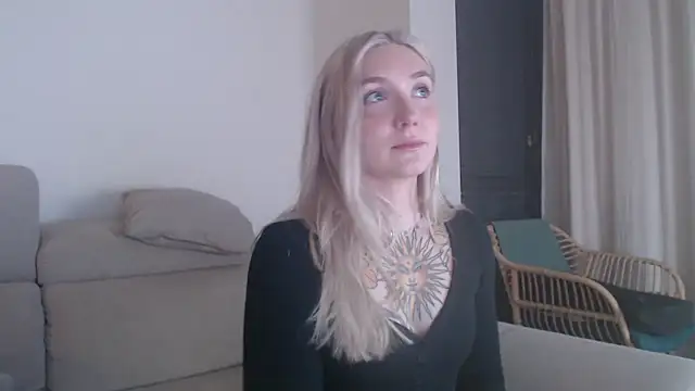 Snapshot of tattoobbgirl chatting on 12-05-25, 06:37 tattoobbgirl online show from 12-05-25, 06:37