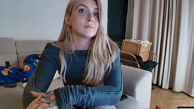 tattoobbgirl online show from 04-18-26, 07:58