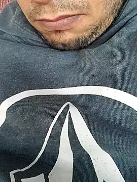 Snapshot of Hotbooy chatting on 11-14-25, 12:15 Hotbooy online show from 11-14-25, 12:15