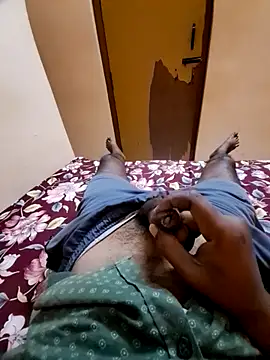 Snapshot of hot_integer chatting on 10-25-25, 01:02 hot integer online show from 10-25-25, 01:02