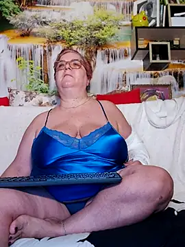 QueenPammy1 online show from 03-02-25, 06:27