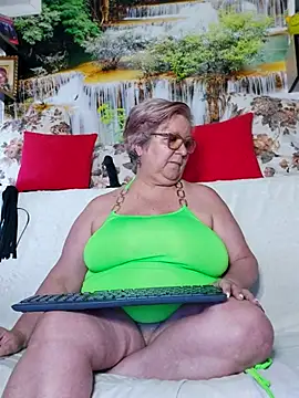 QueenPammy1 online show from 09-28-25, 06:41