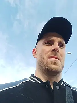 Snapshot of trainwithme chatting on 10-25-25, 07:05 trainwithme online show from 10-25-25, 07:05