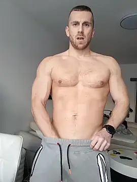 Snapshot of trainwithme chatting on 11-18-25, 09:03 trainwithme online show from 11-18-25, 09:03