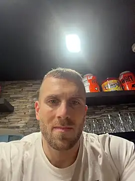 Snapshot of trainwithme chatting on 11-29-25, 02:31 trainwithme online show from 11-29-25, 02:31