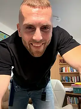 Snapshot of trainwithme chatting on 01-16-26, 09:46 trainwithme online show from 01-16-26, 09:46