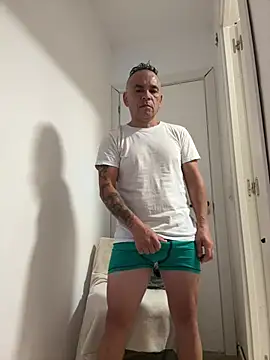 mateocali25 online show from 07-07-26, 01:04