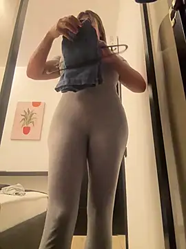 Snapshot of ultimate_PAWG chatting on 06-19-26, 10:02 ultimate PAWG online show from 06-19-26, 10:02