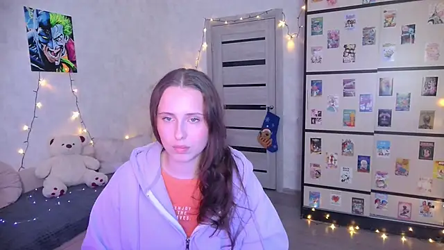 Snapshot of BarbiePieer chatting on 12-15-25, 05:28 BarbiePieer online show from 12-15-25, 05:28