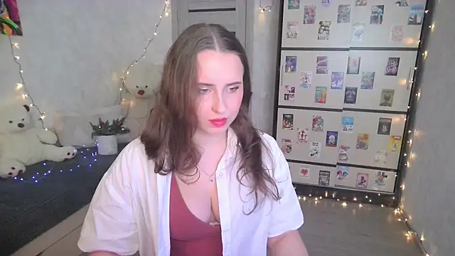 Snapshot of BarbiePieer chatting on 12-17-25, 12:33 BarbiePieer online show from 12-17-25, 12:33