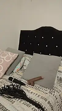 Elowyn online show from 11-23-25, 02:22