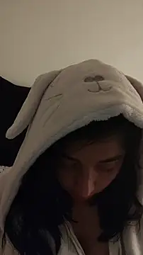 Elowyn online show from 11-30-25, 03:54