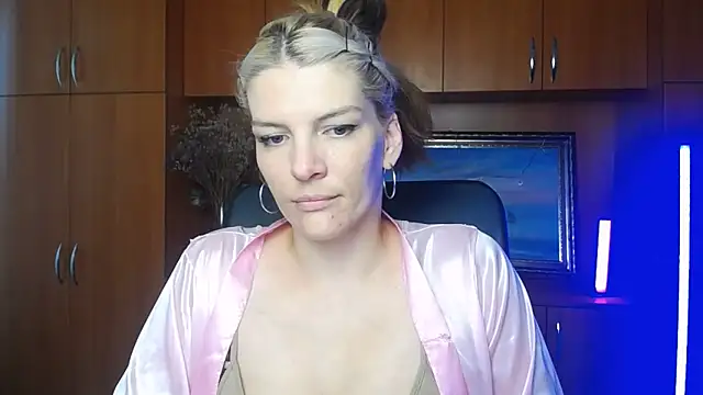 VanessaRey  online show from 06-05-26, 06:52