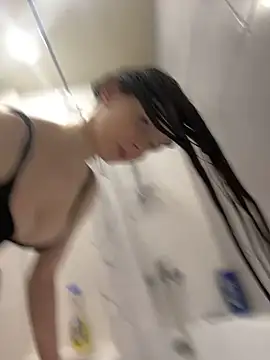 MilaBee online show from 03-21-25, 03:57