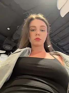 MilaBee online show from 07-25-26, 04:37