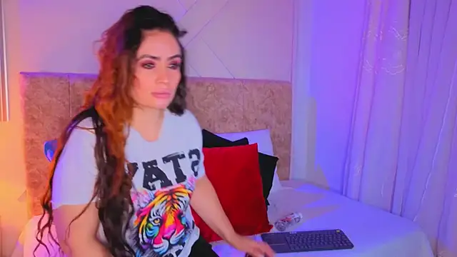 angelinarouse  online show from 04-15-26, 03:13