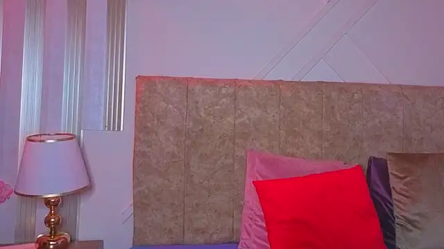 Snapshot of angelinarouse_ chatting on 06-27-26, 04:17 angelinarouse online show from 06-27-26, 04:17