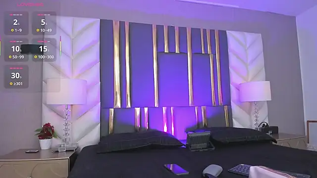 SaraJonness online show from 10-23-25, 01:10