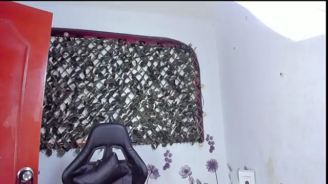 Sarahbrowm  online show from 10-09-25, 06:06