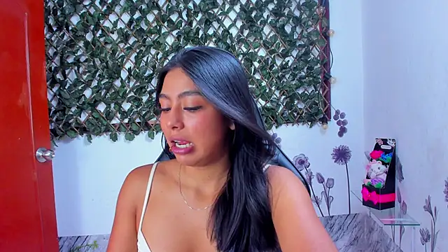 Sarahbrowm  online show from 11-10-25, 07:57