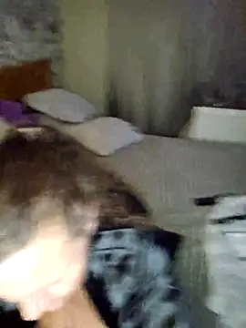 Snapshot of MissQueenBeex chatting on 11-16-25, 08:36 MissQueenBeex online show from 11-16-25, 08:36