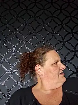 MissQueenBeex online show from 05-09-26, 01:27