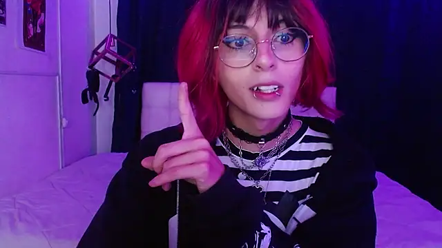 goth minerva online show from 10-20-25, 01:44