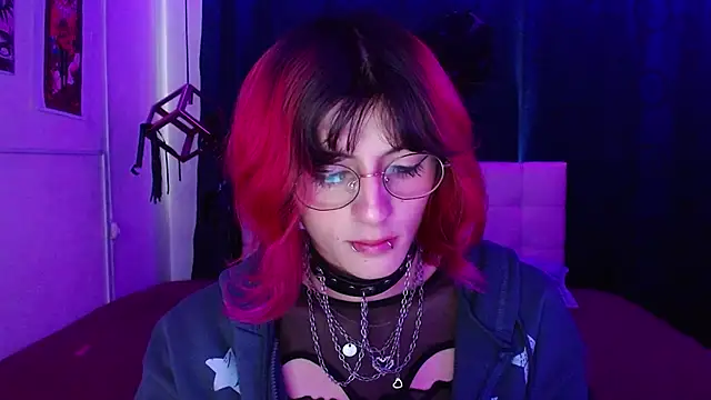 goth minerva online show from 10-29-25, 01:24