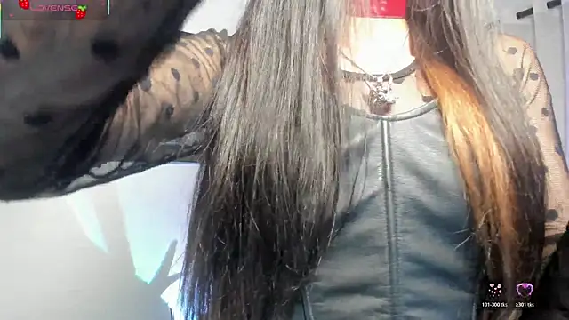 Snapshot of Laila_Angels chatting on 05-14-26, 02:18 Laila Angels online show from 05-14-26, 02:18