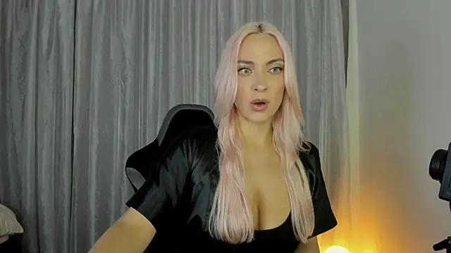  Miss Valentina  online show from 04-22-26, 04:52