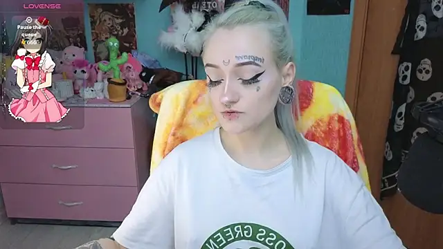 Manuela unicorn online show from 04-17-26, 08:34